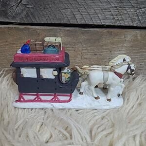 Noma Dickensville Christmas Village New England Taxi Horse Drawn Carriage